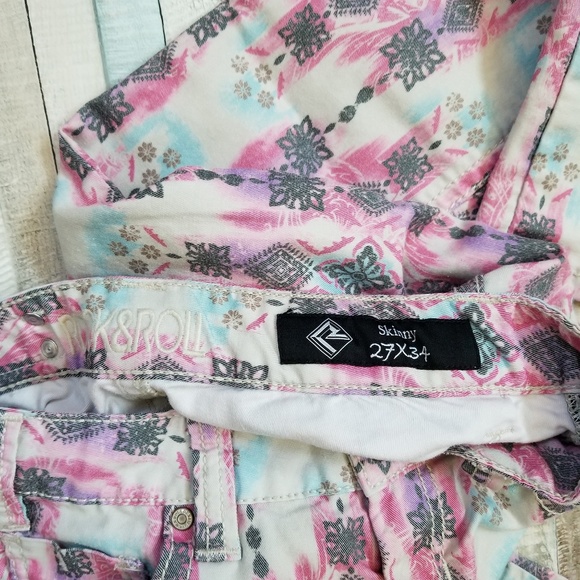 Rock & Roll Cowgirl Pink Print Skinny Jeans - Picture 7 of 8